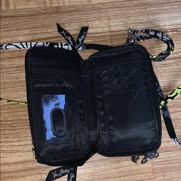 Vera Bradley Wristlet - Picture 6 of 8